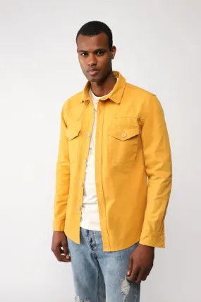 Camicia monocolour con taschini e patta applicati